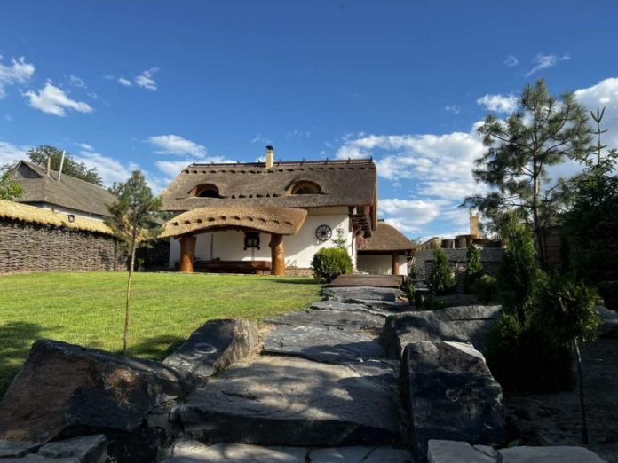 casa-sobarului-finisata casa sobarului molovata