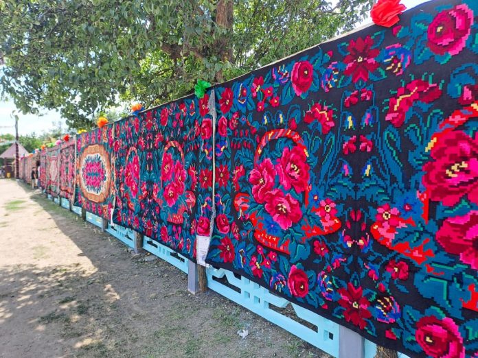 covor festivalul covorului mihaileni