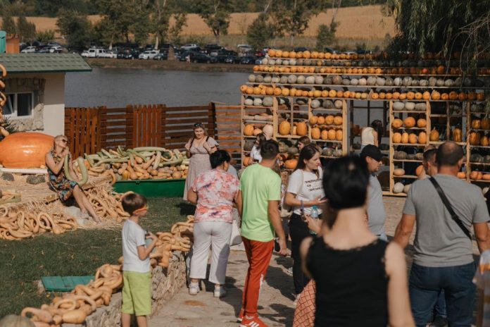 bostaniada-distractie expoziție de bostani la festivalul gastronomic Bostaniada 2024