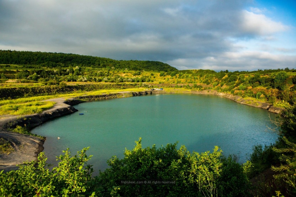 lacul albastru naslavcea