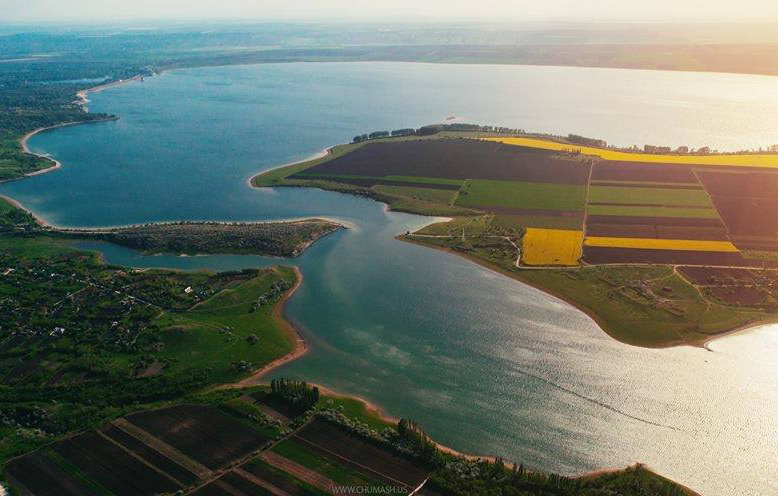 lacul de acumulare costesti stanca