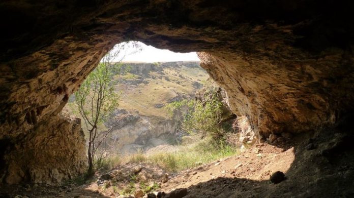 pestera-duruitoarea duruitoarea pestera