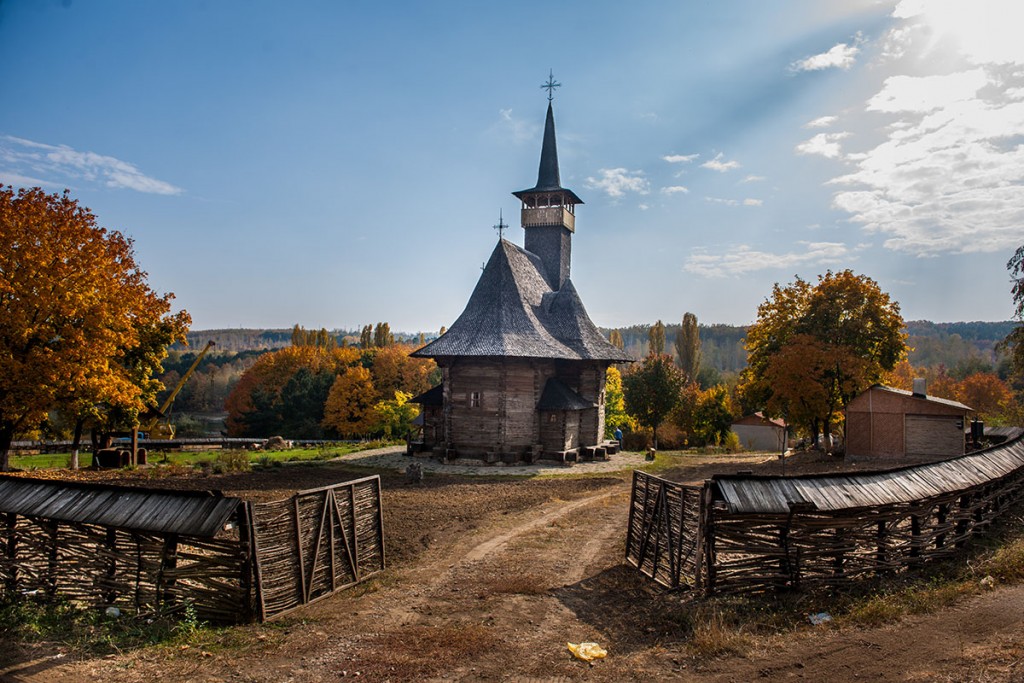 biserica de lemn cea mai veche din moldova