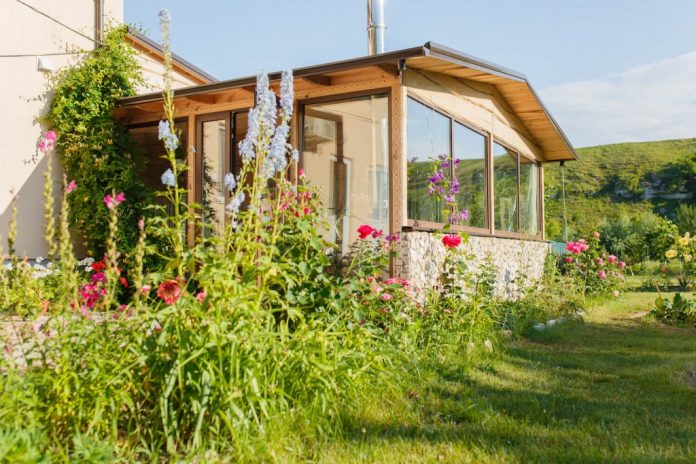 vila-roz1 vila roz trebujeni orheiul vechi