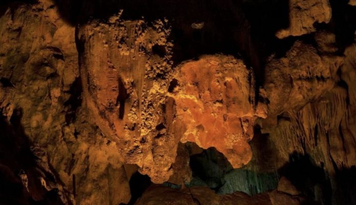 pestera-surprizelor pestera surprizelor