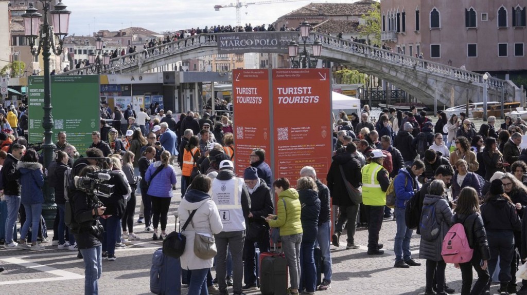 venetia taxa de intrare