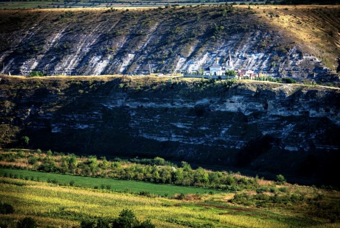 orheiul-vechi aleea plopilor