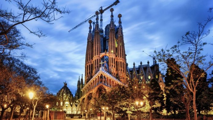 sagrada-famiglia taxa turistica