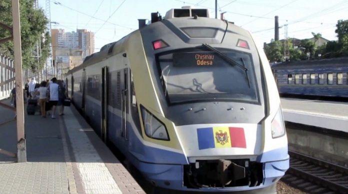 tren cursa feroviara