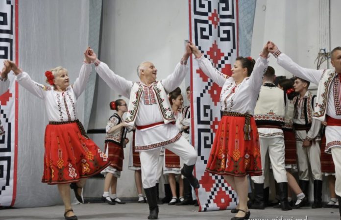 dans-popular festivalul dansului popular moldovenesc