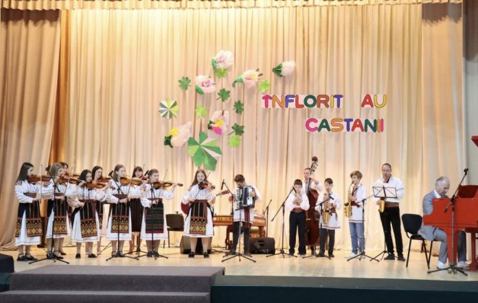 festival-castani înflorit-au castanii