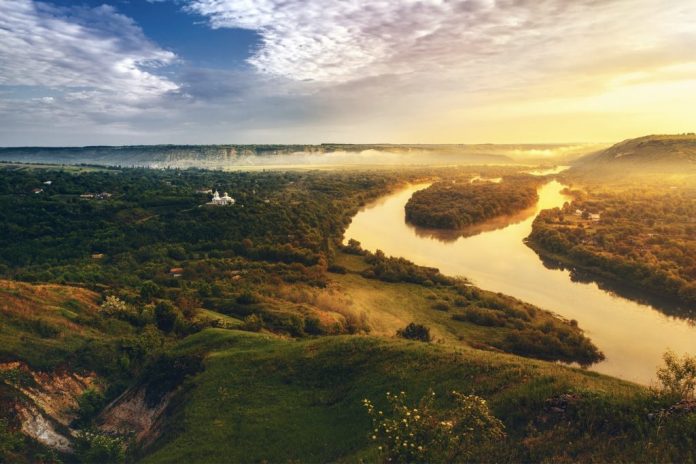 naslavcea-pensiune moldova destinatie turistica