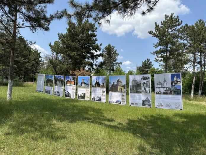 expozitie-biserici biserici de lemn