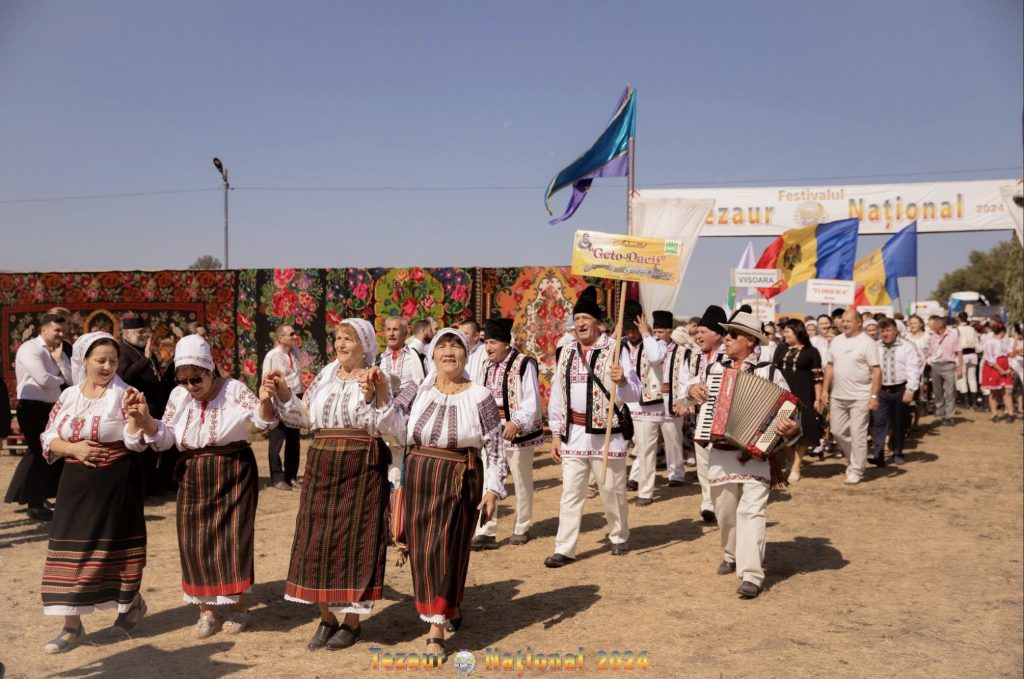 traditii autentice parada portului