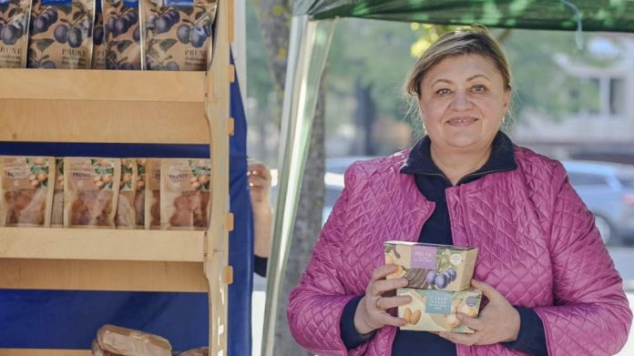 producator-prune camara fest