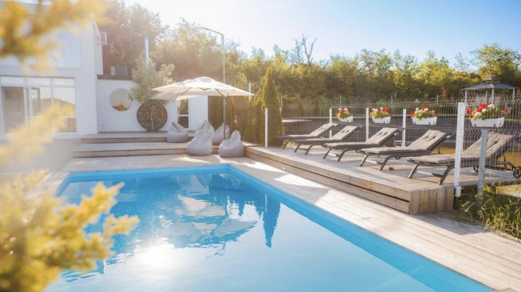 cazare rezervari la livada