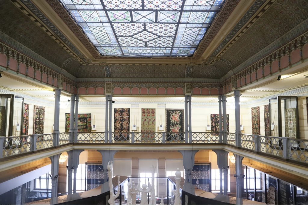 covoare basarabene motivul antropomorf