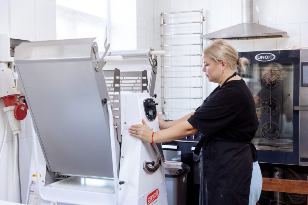 echipament modern brutarie colibasi