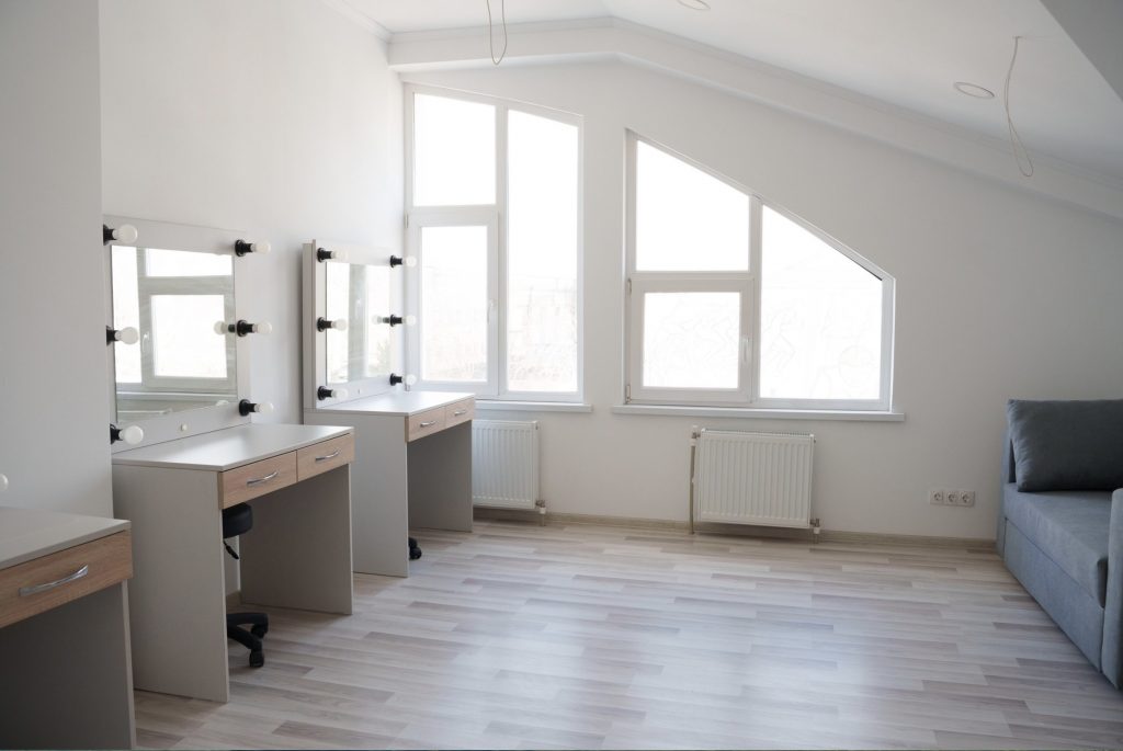 primul teatru construit dupa independenta